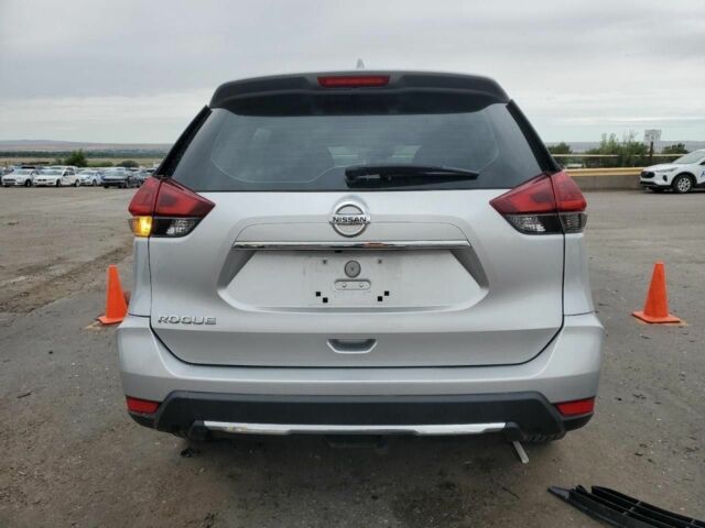 Серый Ниссан Rogue, объемом двигателя 2.4 л и пробегом 130 тыс. км за 8900 $, фото 4 на Automoto.ua