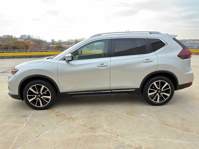 Серый Ниссан Rogue, объемом двигателя 2.5 л и пробегом 34 тыс. км за 9100 $, фото 3 на Automoto.ua