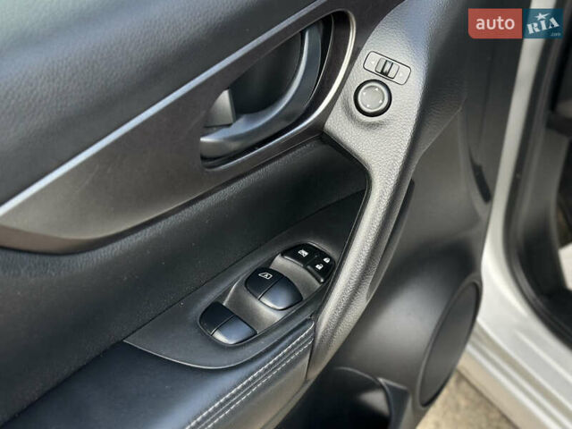 Ниссан Rogue 2019 в Львове на Automoto.ua Серый Ниссан Rogue, объемом двигателя 2 л и пробегом 75 тыс. км за 15200 $, фото 30 на Automoto.ua