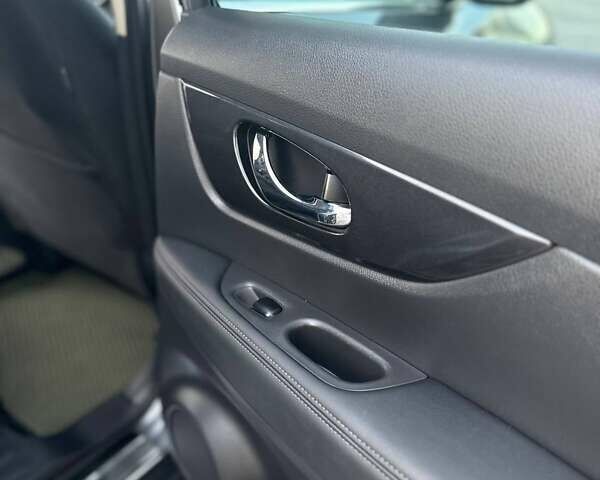 Серый Ниссан Rogue, объемом двигателя 2.49 л и пробегом 89 тыс. км за 15500 $, фото 27 на Automoto.ua