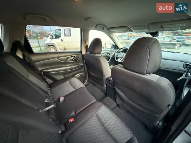 Сірий Ніссан Rogue, об'ємом двигуна 2.5 л та пробігом 261 тис. км за 10500 $, фото 15 на Automoto.ua