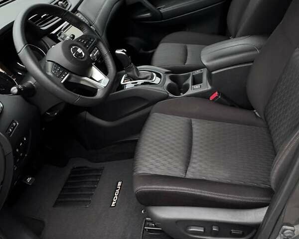 Серый Ниссан Rogue, объемом двигателя 2.49 л и пробегом 128 тыс. км за 14950 $, фото 14 на Automoto.ua