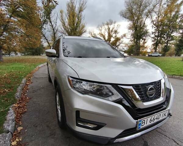 Серый Ниссан Rogue, объемом двигателя 2.49 л и пробегом 159 тыс. км за 15500 $, фото 6 на Automoto.ua