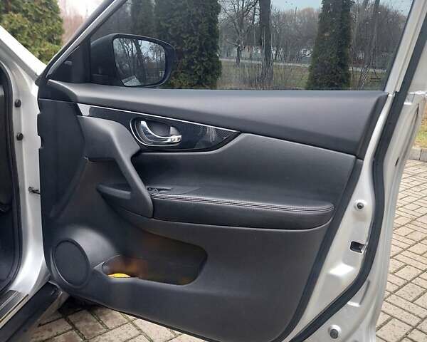 Серый Ниссан Rogue, объемом двигателя 2.49 л и пробегом 134 тыс. км за 15600 $, фото 10 на Automoto.ua