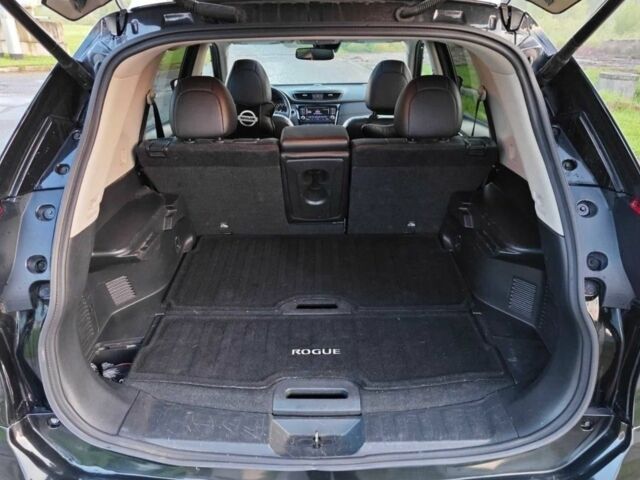 Серый Ниссан Rogue, объемом двигателя 2.5 л и пробегом 50 тыс. км за 12000 $, фото 6 на Automoto.ua