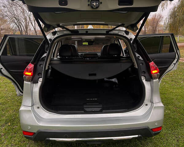 Серый Ниссан Rogue, объемом двигателя 2.49 л и пробегом 138 тыс. км за 16499 $, фото 35 на Automoto.ua