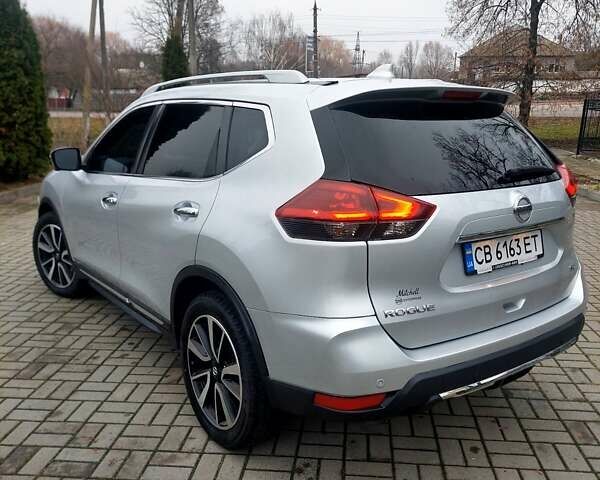 Серый Ниссан Rogue, объемом двигателя 2.49 л и пробегом 134 тыс. км за 15600 $, фото 3 на Automoto.ua