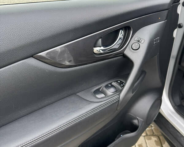 Серый Ниссан Rogue, объемом двигателя 2.49 л и пробегом 136 тыс. км за 17500 $, фото 13 на Automoto.ua