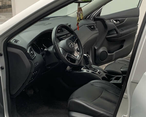 Сірий Ніссан Rogue, об'ємом двигуна 2.49 л та пробігом 105 тис. км за 18200 $, фото 7 на Automoto.ua