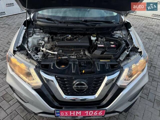Сірий Ніссан Rogue, об'ємом двигуна 2.5 л та пробігом 261 тис. км за 10500 $, фото 7 на Automoto.ua