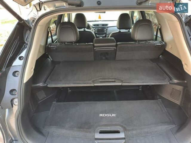 Серый Ниссан Rogue, объемом двигателя 2.5 л и пробегом 274 тыс. км за 14800 $, фото 5 на Automoto.ua