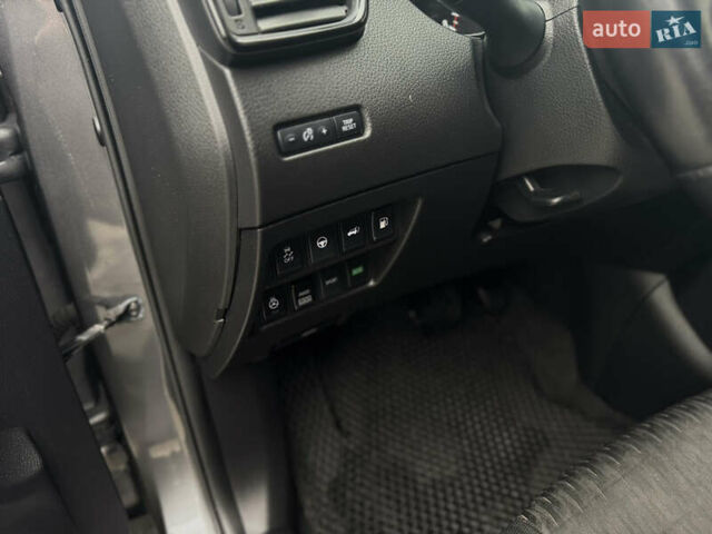 Сірий Ніссан Rogue, об'ємом двигуна 2.5 л та пробігом 115 тис. км за 16900 $, фото 27 на Automoto.ua