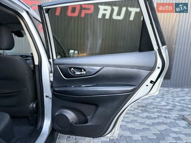 Серый Ниссан Rogue, объемом двигателя 2.49 л и пробегом 180 тыс. км за 11300 $, фото 38 на Automoto.ua