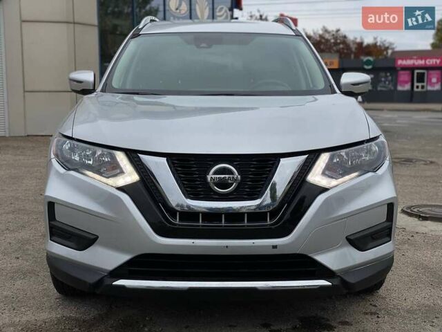 Сірий Ніссан Rogue, об'ємом двигуна 2.5 л та пробігом 110 тис. км за 17500 $, фото 5 на Automoto.ua