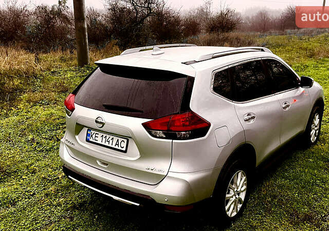 Серый Ниссан Rogue, объемом двигателя 2.49 л и пробегом 56 тыс. км за 17499 $, фото 8 на Automoto.ua