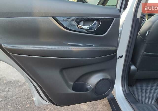 Сірий Ніссан Rogue, об'ємом двигуна 2.5 л та пробігом 22 тис. км за 17999 $, фото 17 на Automoto.ua