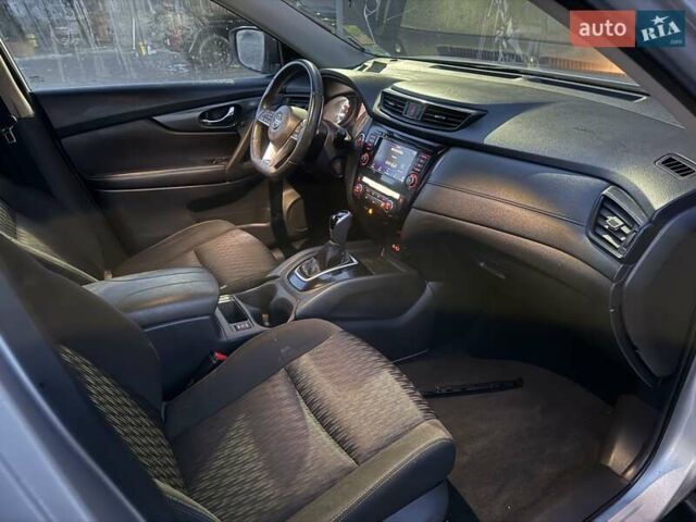 Серый Ниссан Rogue, объемом двигателя 2.49 л и пробегом 180 тыс. км за 11300 $, фото 37 на Automoto.ua