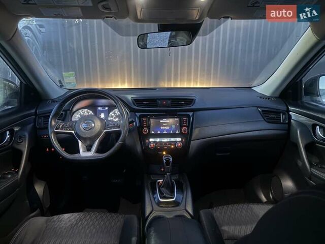 Серый Ниссан Rogue, объемом двигателя 2.49 л и пробегом 180 тыс. км за 11300 $, фото 33 на Automoto.ua