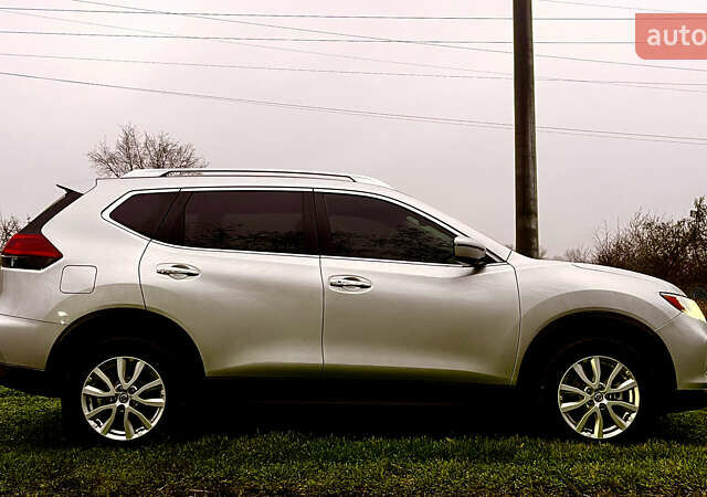 Серый Ниссан Rogue, объемом двигателя 2.49 л и пробегом 56 тыс. км за 17499 $, фото 5 на Automoto.ua