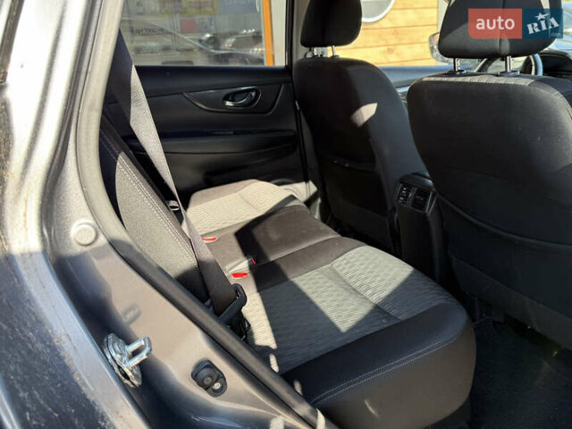 Сірий Ніссан Rogue, об'ємом двигуна 2.49 л та пробігом 220 тис. км за 14900 $, фото 11 на Automoto.ua