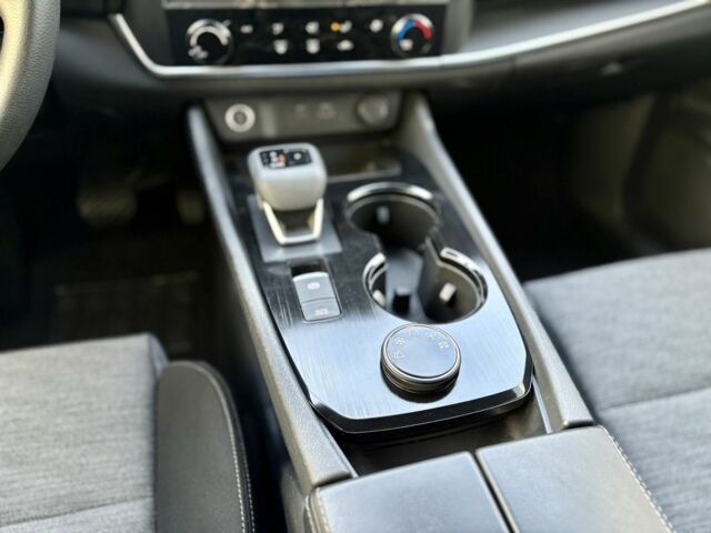 Серый Ниссан Rogue, объемом двигателя 2.5 л и пробегом 109 тыс. км за 20999 $, фото 7 на Automoto.ua