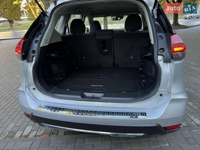 Серый Ниссан Rogue, объемом двигателя 2.49 л и пробегом 30 тыс. км за 13600 $, фото 6 на Automoto.ua