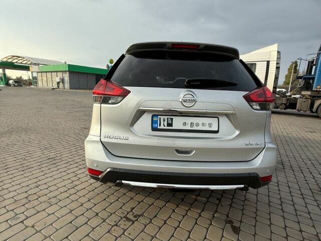 Серый Ниссан Rogue, объемом двигателя 2.5 л и пробегом 57 тыс. км за 17500 $, фото 1 на Automoto.ua