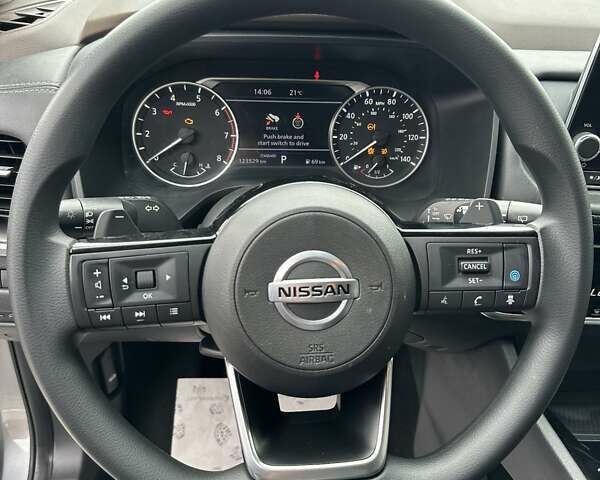 Серый Ниссан Rogue, объемом двигателя 2.49 л и пробегом 123 тыс. км за 21900 $, фото 13 на Automoto.ua