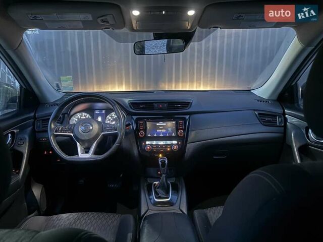 Серый Ниссан Rogue, объемом двигателя 2.49 л и пробегом 180 тыс. км за 11300 $, фото 31 на Automoto.ua