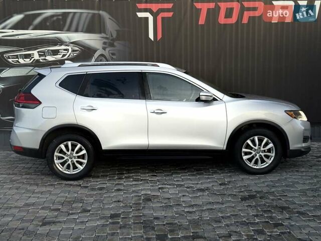 Серый Ниссан Rogue, объемом двигателя 2.49 л и пробегом 180 тыс. км за 11300 $, фото 13 на Automoto.ua