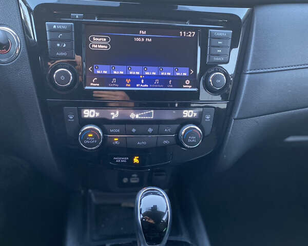 Серый Ниссан Rogue, объемом двигателя 2.49 л и пробегом 65 тыс. км за 16600 $, фото 19 на Automoto.ua