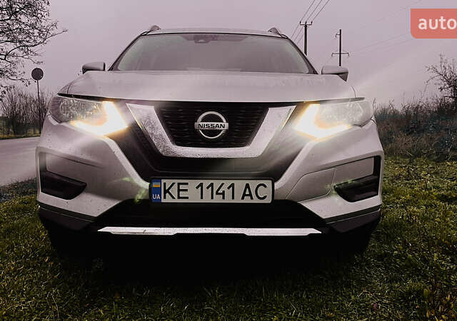 Серый Ниссан Rogue, объемом двигателя 2.49 л и пробегом 56 тыс. км за 17499 $, фото 15 на Automoto.ua