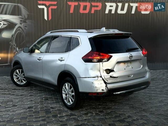 Серый Ниссан Rogue, объемом двигателя 2.49 л и пробегом 180 тыс. км за 11300 $, фото 14 на Automoto.ua