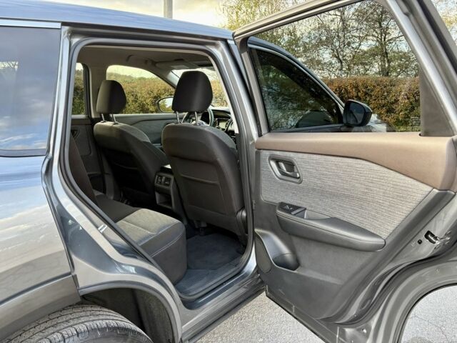 Серый Ниссан Rogue, объемом двигателя 2.5 л и пробегом 109 тыс. км за 20999 $, фото 3 на Automoto.ua