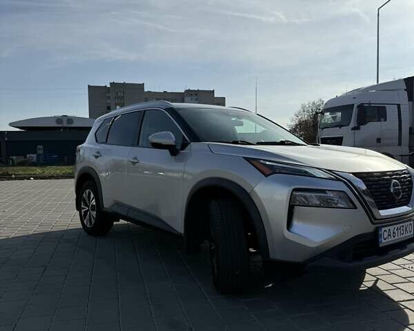 Серый Ниссан Rogue, объемом двигателя 2.5 л и пробегом 31 тыс. км за 22500 $, фото 4 на Automoto.ua