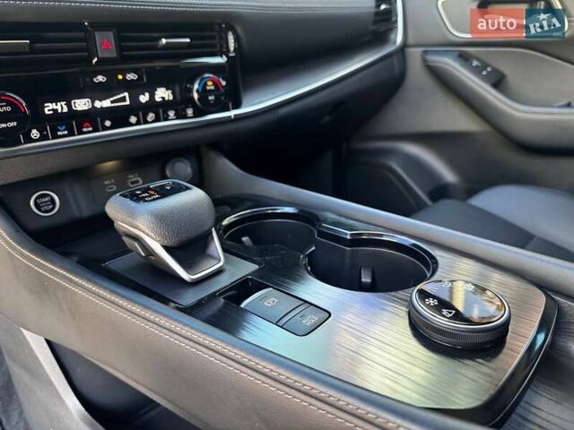 Серый Ниссан Rogue, объемом двигателя 2.49 л и пробегом 65 тыс. км за 28000 $, фото 20 на Automoto.ua