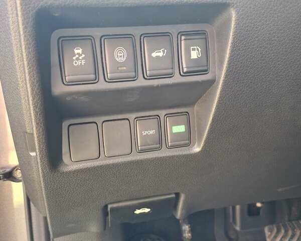 Сірий Ніссан Rogue, об'ємом двигуна 2.49 л та пробігом 98 тис. км за 16500 $, фото 10 на Automoto.ua