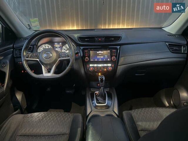 Серый Ниссан Rogue, объемом двигателя 2.49 л и пробегом 180 тыс. км за 11300 $, фото 32 на Automoto.ua