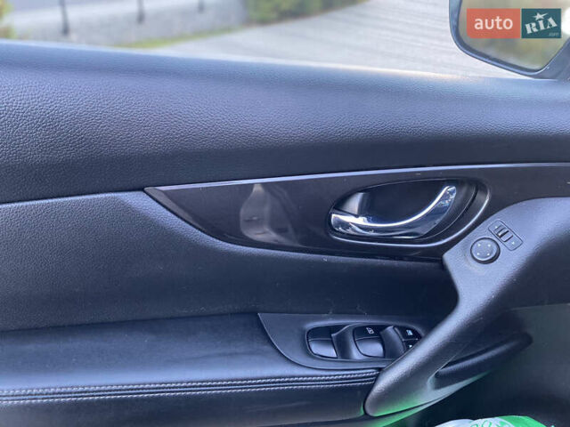 Серый Ниссан Rogue, объемом двигателя 2.49 л и пробегом 65 тыс. км за 16600 $, фото 11 на Automoto.ua