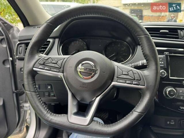 Серый Ниссан Rogue, объемом двигателя 2.49 л и пробегом 30 тыс. км за 13600 $, фото 3 на Automoto.ua
