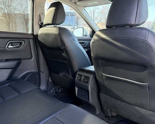 Серый Ниссан Rogue, объемом двигателя 2.5 л и пробегом 31 тыс. км за 22500 $, фото 9 на Automoto.ua