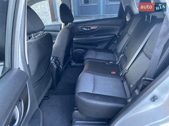 Серый Ниссан Rogue, объемом двигателя 2.49 л и пробегом 65 тыс. км за 16600 $, фото 12 на Automoto.ua