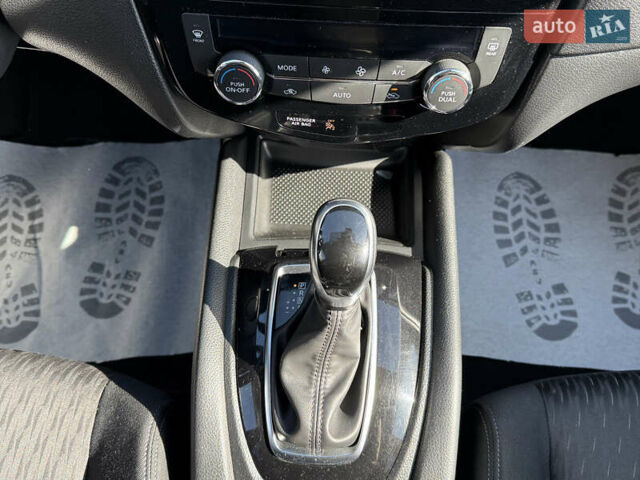 Сірий Ніссан Rogue, об'ємом двигуна 2.49 л та пробігом 220 тис. км за 14900 $, фото 17 на Automoto.ua