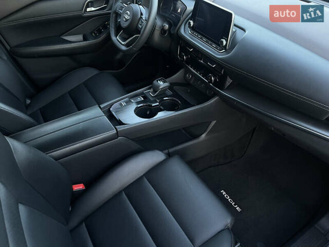 Серый Ниссан Rogue, объемом двигателя 2.49 л и пробегом 120 тыс. км за 20950 $, фото 12 на Automoto.ua