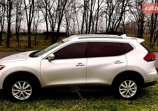 Серый Ниссан Rogue, объемом двигателя 2.49 л и пробегом 56 тыс. км за 17499 $, фото 12 на Automoto.ua