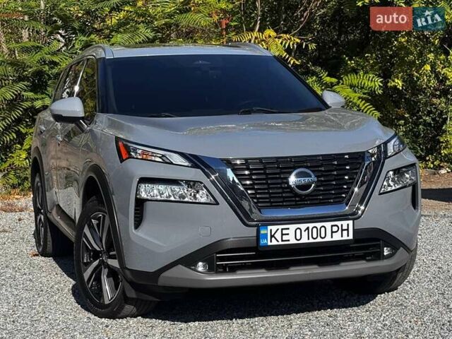 Серый Ниссан Rogue, объемом двигателя 2.49 л и пробегом 65 тыс. км за 28000 $, фото 1 на Automoto.ua