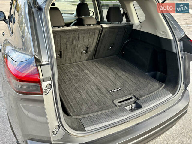 Серый Ниссан Rogue, объемом двигателя 2.49 л и пробегом 109 тыс. км за 20999 $, фото 12 на Automoto.ua