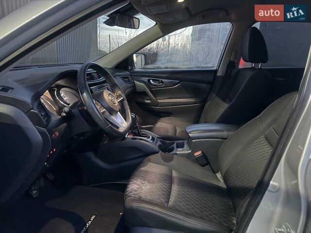 Серый Ниссан Rogue, объемом двигателя 2.49 л и пробегом 180 тыс. км за 11300 $, фото 23 на Automoto.ua