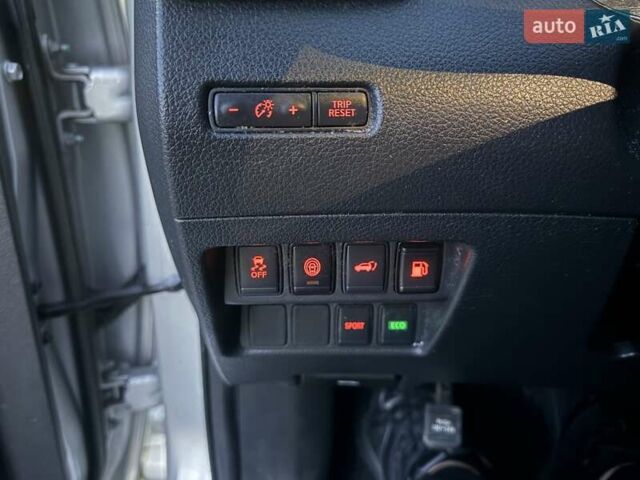 Серый Ниссан Rogue, объемом двигателя 2.49 л и пробегом 180 тыс. км за 11300 $, фото 28 на Automoto.ua