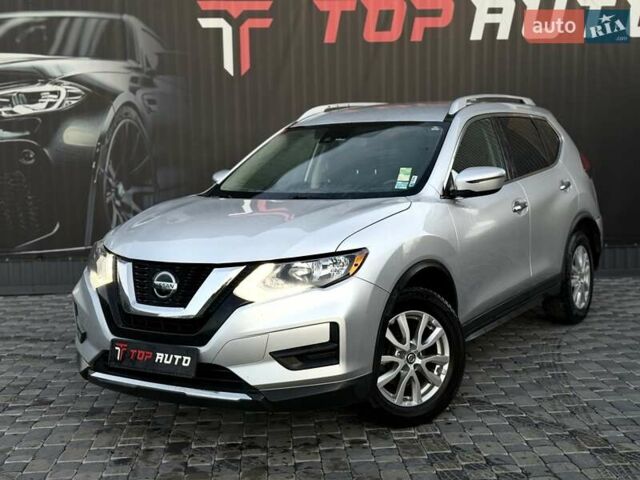 Серый Ниссан Rogue, объемом двигателя 2.49 л и пробегом 180 тыс. км за 11300 $, фото 4 на Automoto.ua